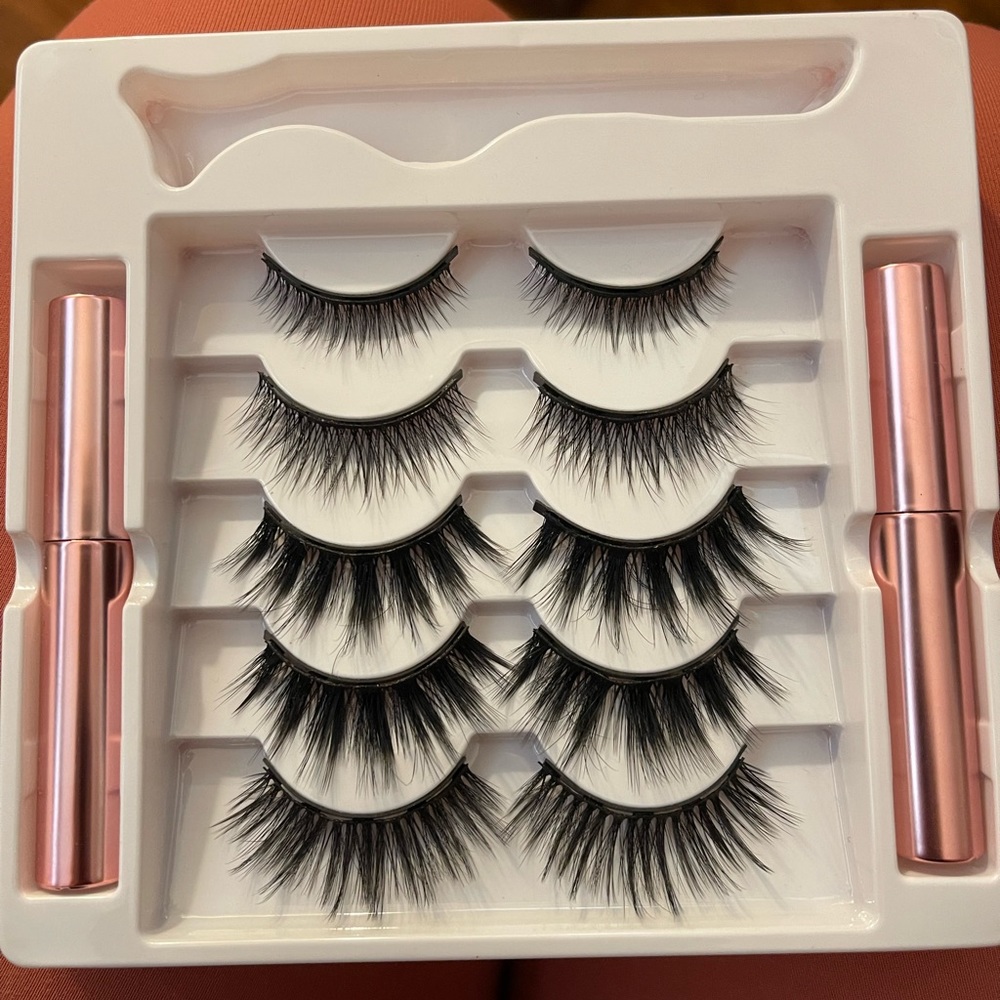 Magnetic Lashes with 2 Tubes of Mag Lash Liner